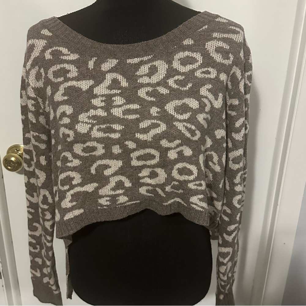 Leopard Crop Top Sweater